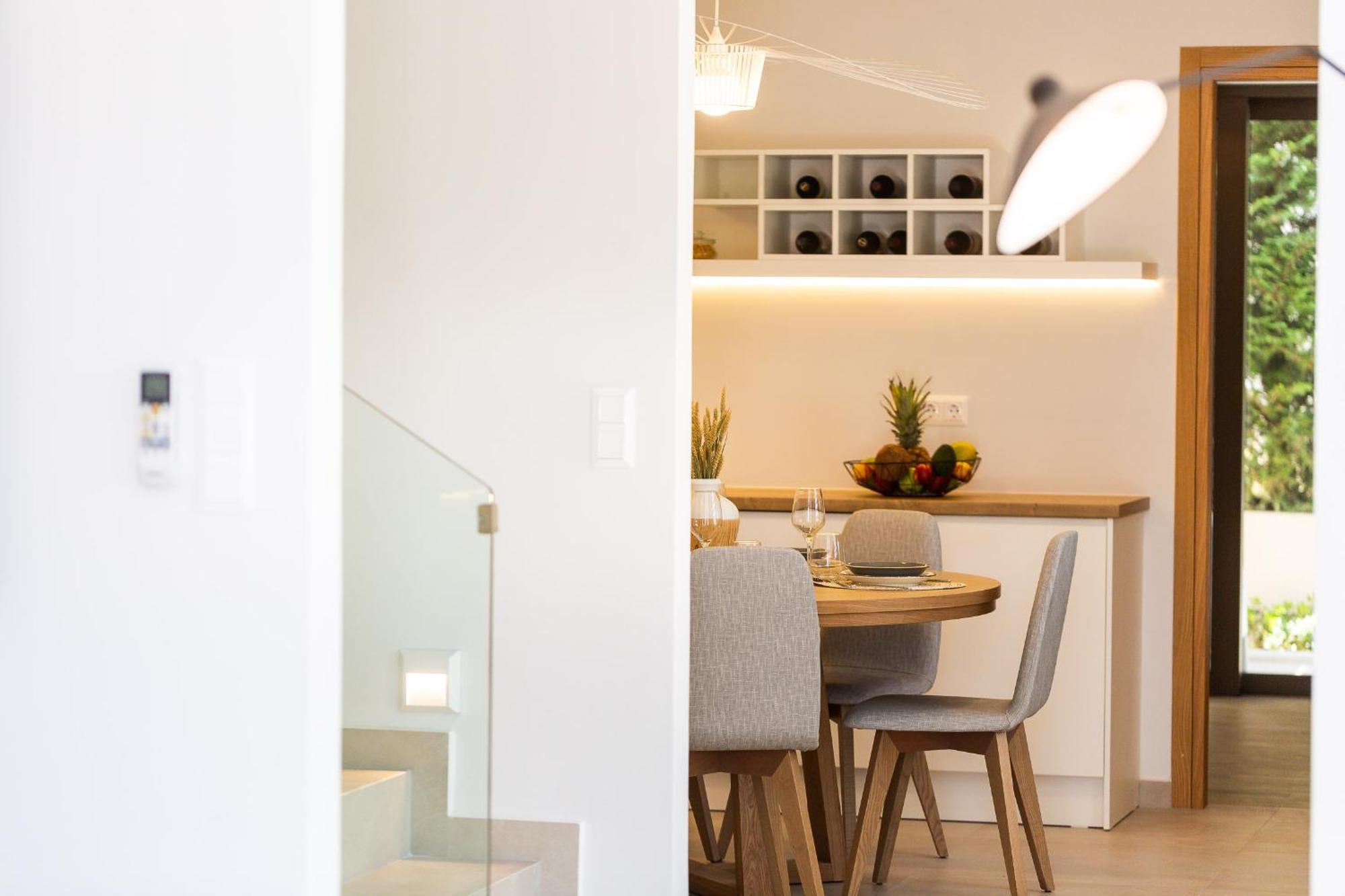 Vasilios Villa, With Pool, Gym & Close To Beach, By Thinkvilla Loutra 외부 사진