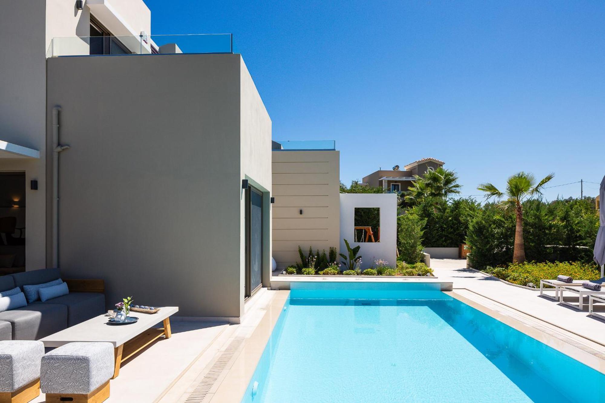 Vasilios Villa, With Pool, Gym & Close To Beach, By Thinkvilla Loutra 외부 사진