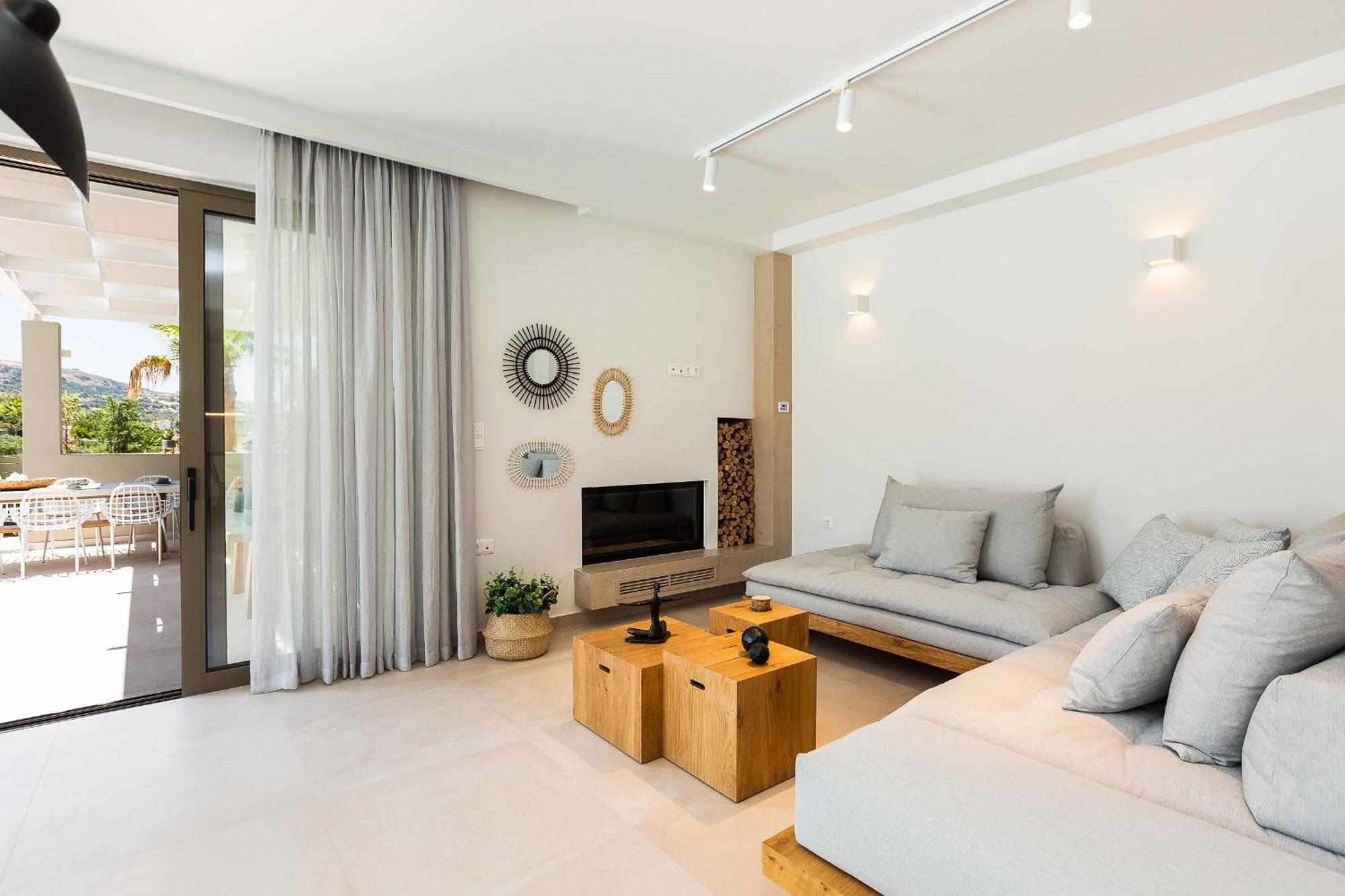 Vasilios Villa, With Pool, Gym & Close To Beach, By Thinkvilla Loutra 외부 사진