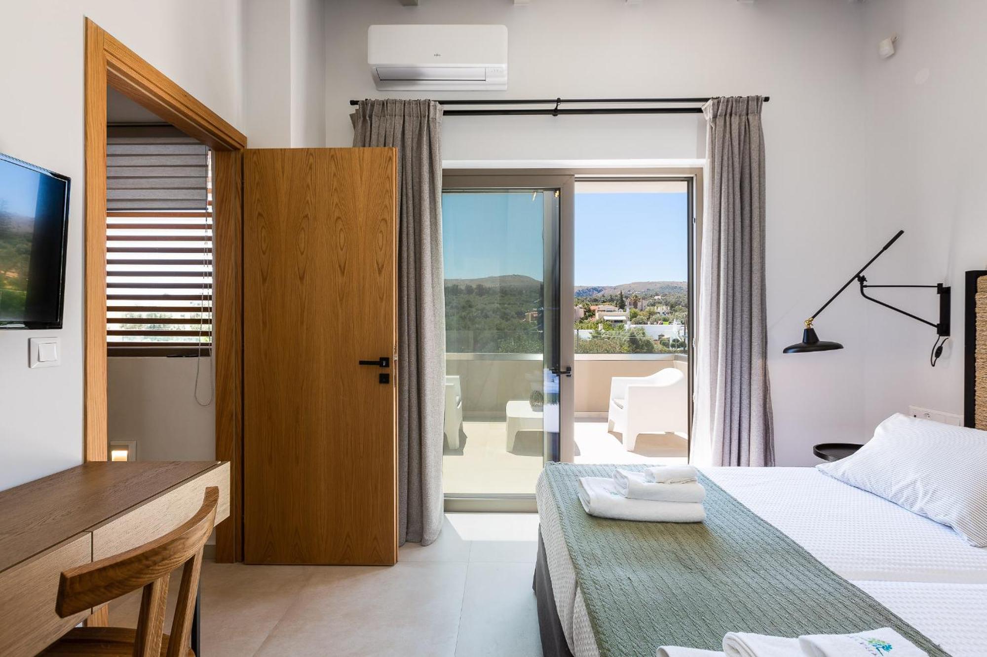 Vasilios Villa, With Pool, Gym & Close To Beach, By Thinkvilla Loutra 외부 사진
