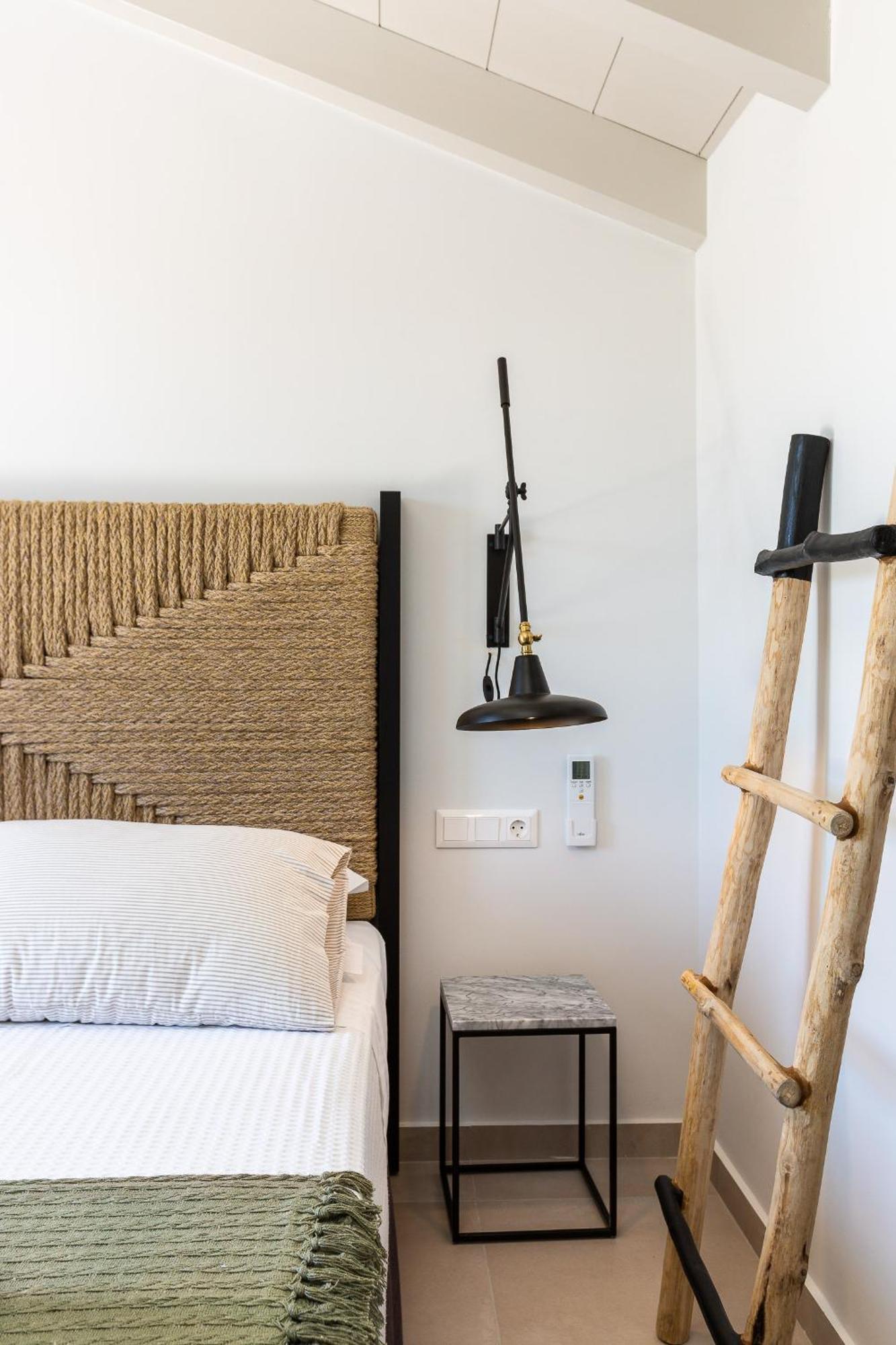 Vasilios Villa, With Pool, Gym & Close To Beach, By Thinkvilla Loutra 외부 사진