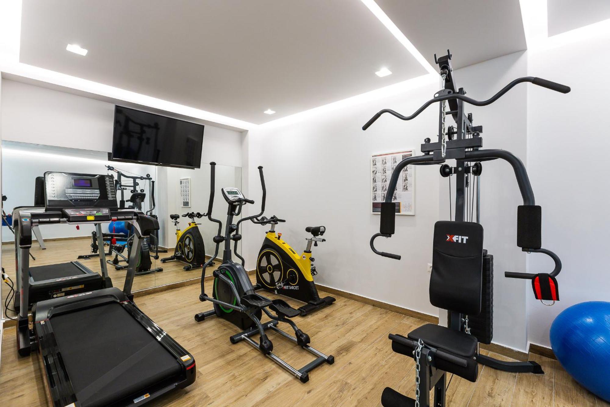 Vasilios Villa, With Pool, Gym & Close To Beach, By Thinkvilla Loutra 외부 사진