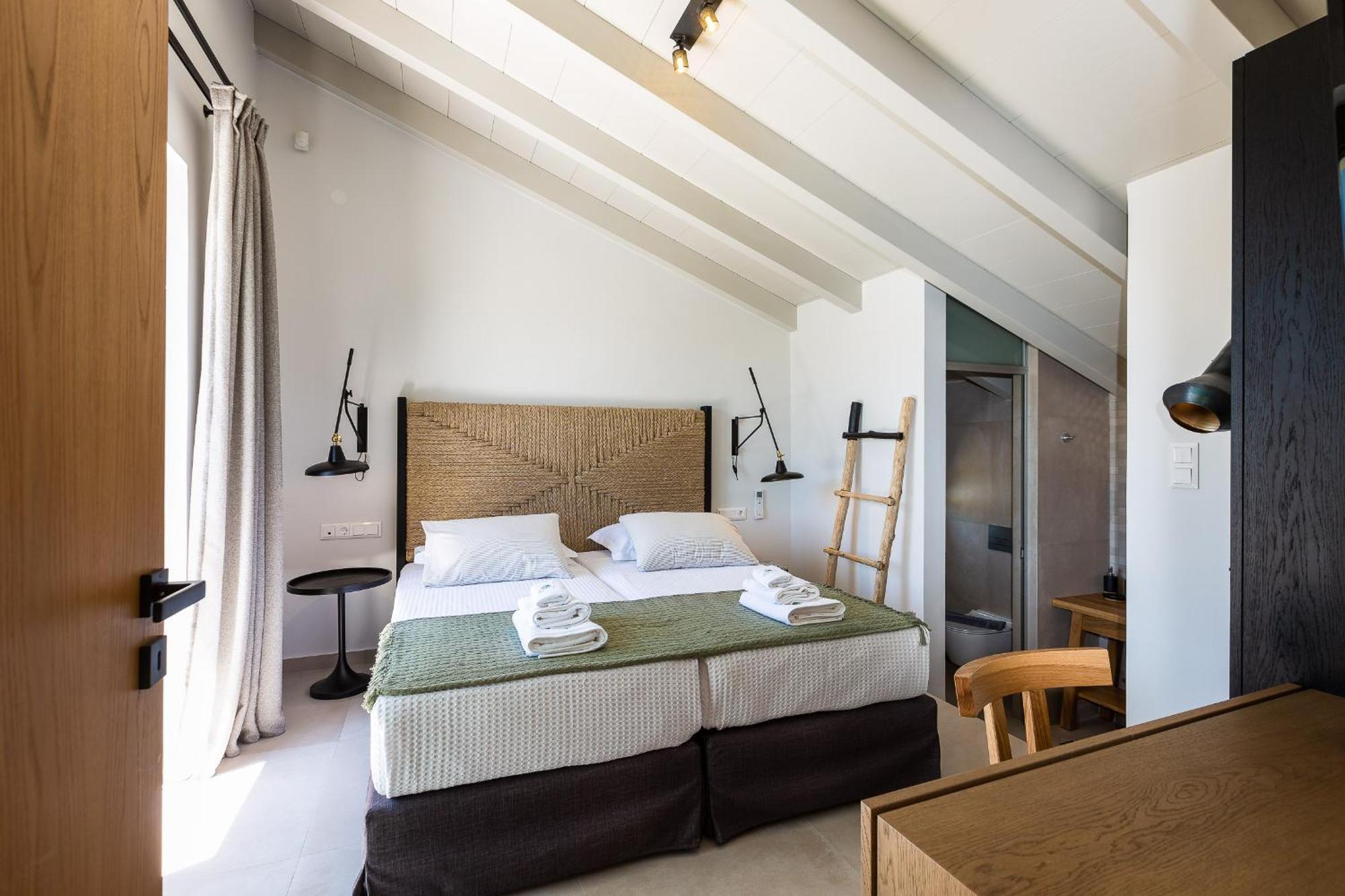 Vasilios Villa, With Pool, Gym & Close To Beach, By Thinkvilla Loutra 외부 사진