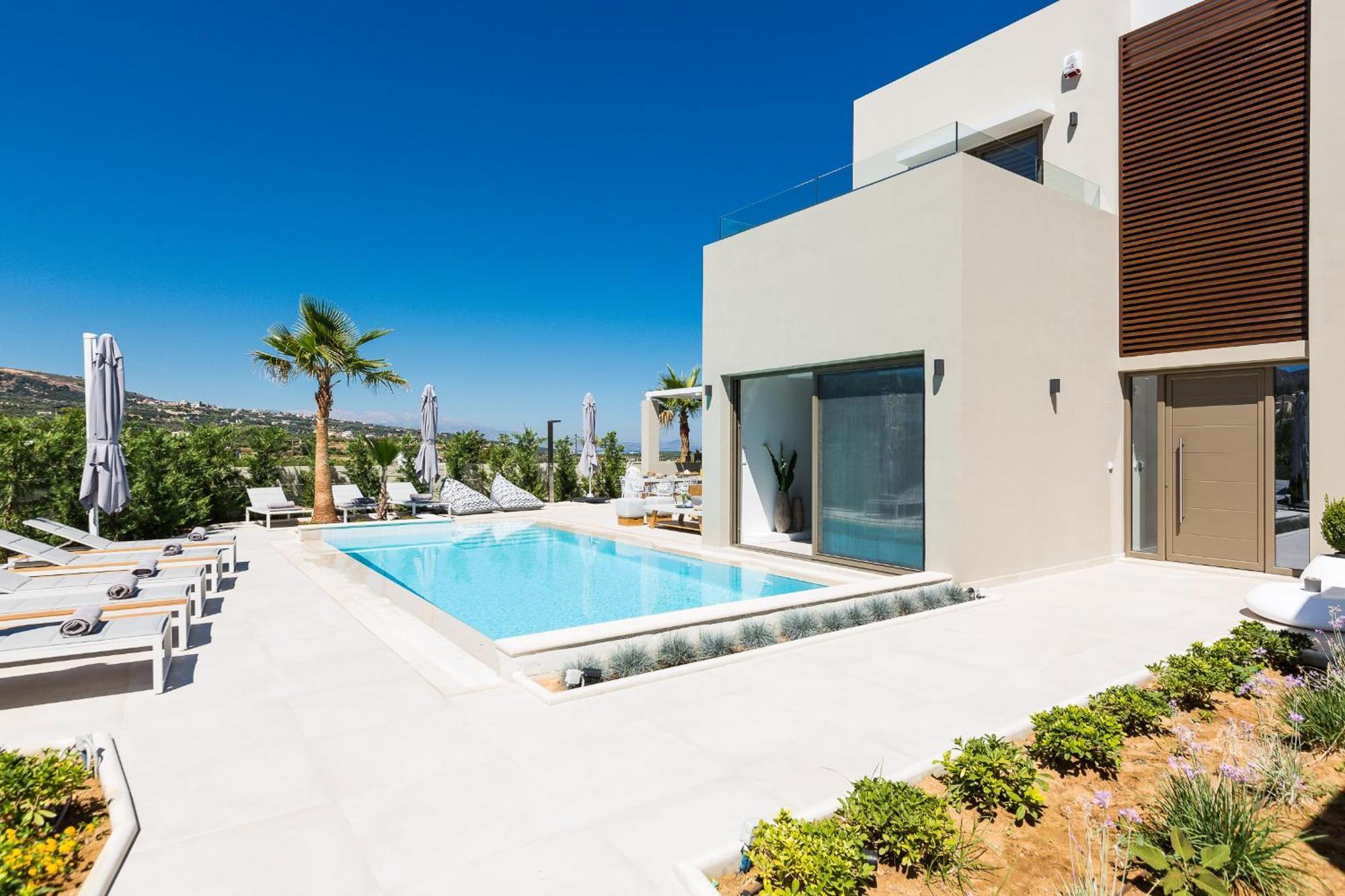 Vasilios Villa, With Pool, Gym & Close To Beach, By Thinkvilla Loutra 외부 사진